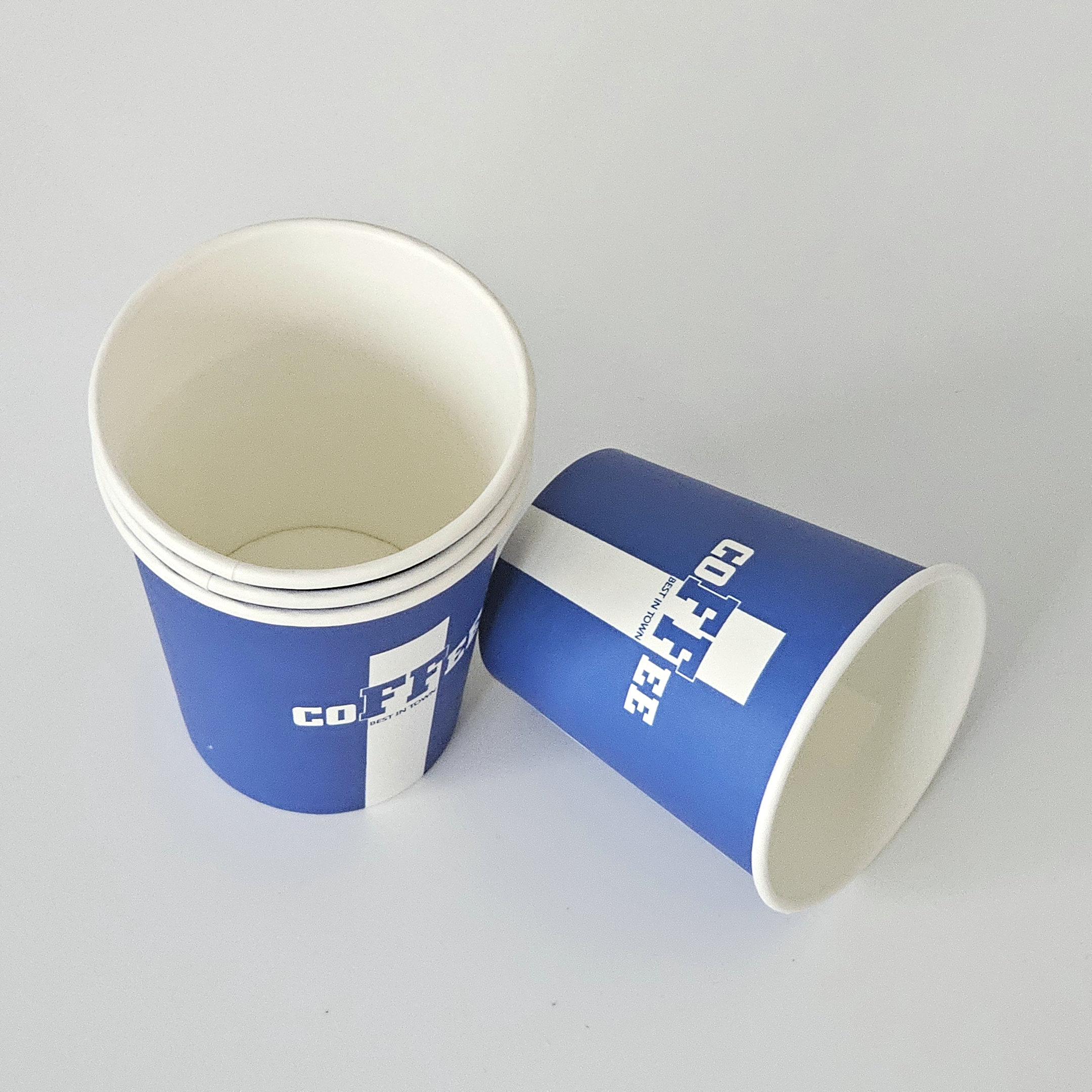 單壁一次性紙質咖啡杯，帶蓋，可客製化標誌，適用於便攜式飲料